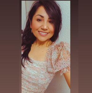 Meet your Posher, Elidania